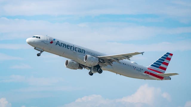American Airlines flight from LAX to Boston returns to LA after declaring emergency