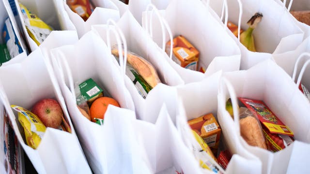Los Angeles' free lunch program for kids begins at city parks