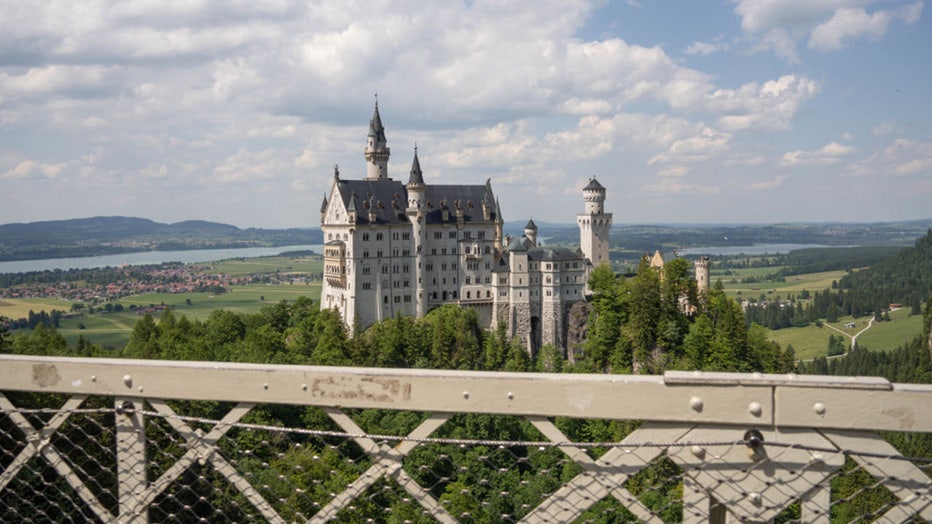 Neuschwanstein-castle-death1.jpg