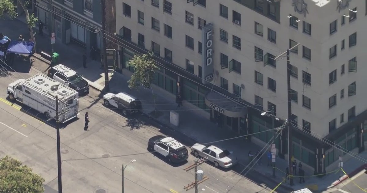 Man armed with knife shot, killed by police in downtown LA | FOX 11 Los ...