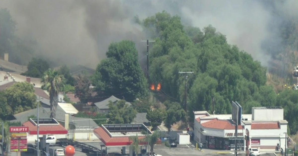 Brush fire breaks out along 118 Freeway in San Fernando Valley | FOX 11 ...