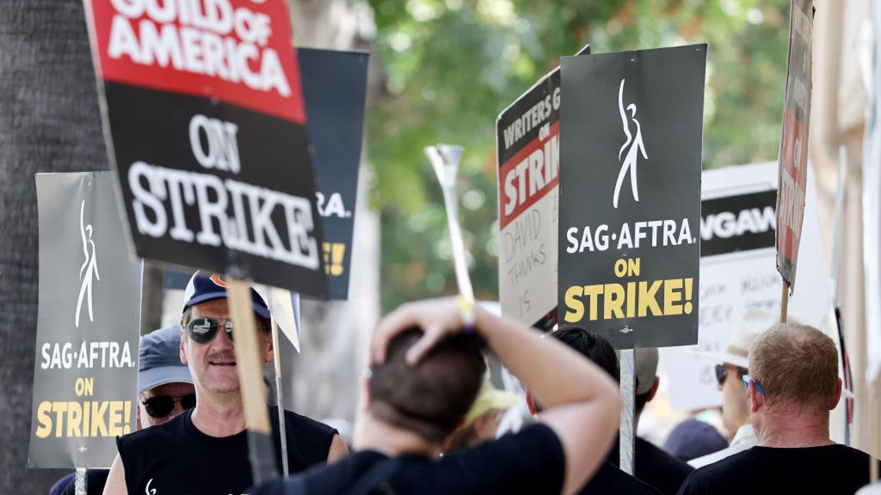 SAG-AFTRA and WGA Strike Shirts, Beyond the Picket Line - The New York Times