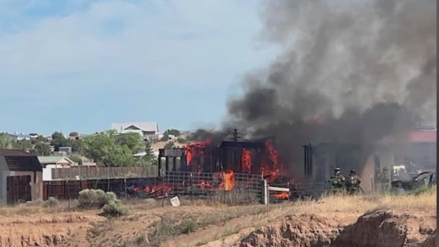 Plane headed to Santa Monica crashes in New Mexico; 1 dead