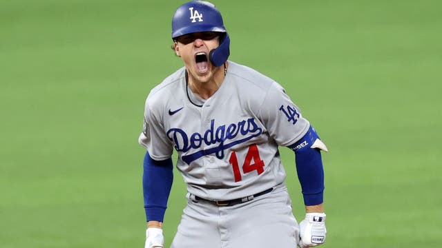 Dodgers bring back Kiké Hernández via trade with Red Sox