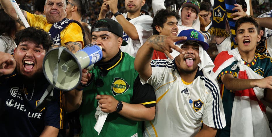 LA Galaxy, helped make Memories at the Rose Bowl