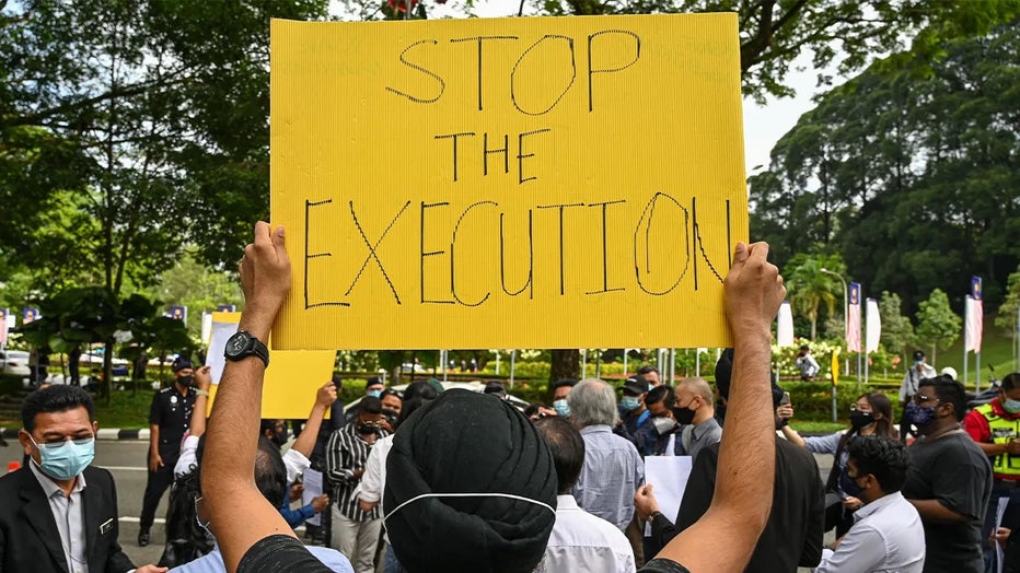 Singapore-residents-protest-executions.jpg