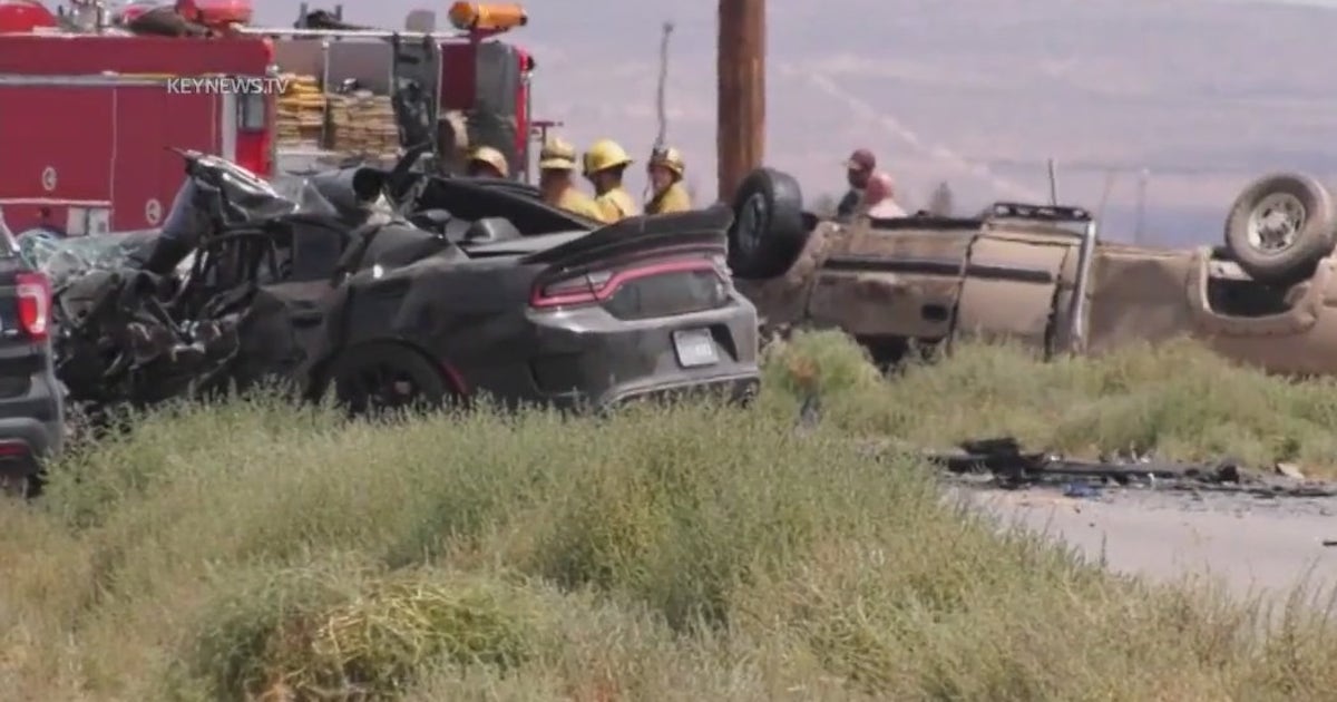 2 dead, 3 injured in Lancaster crash | FOX 11 Los Angeles