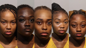 5 arrested after clogged toilet triggers chaotic brawl at Florida wing joint, police say