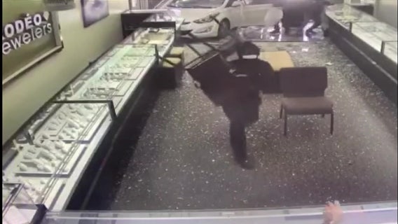 $20K reward offered for info on wild La Verne jewelry store robbery