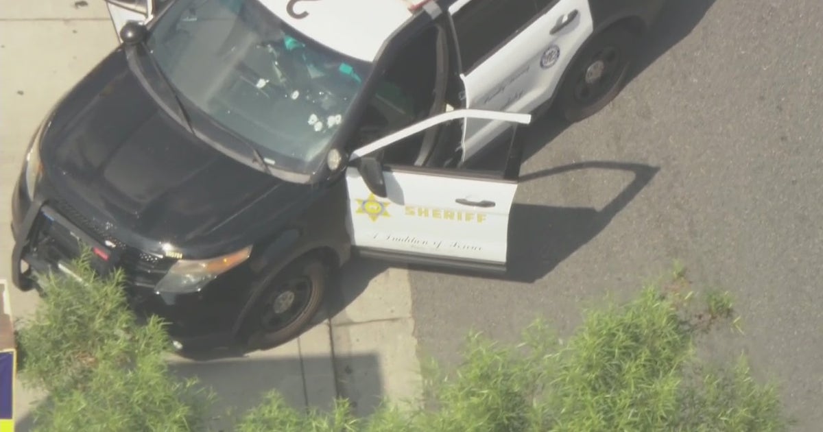 Deputies shoot robbery suspect in East LA | FOX 11 Los Angeles