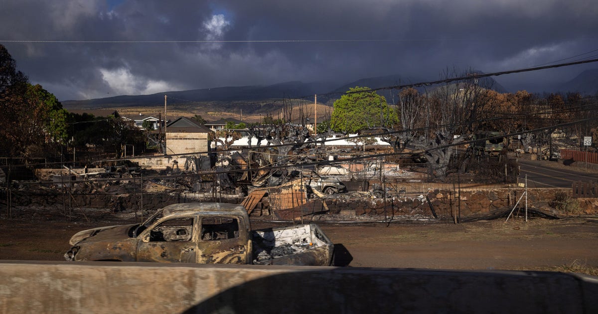 Maui residents begin returning to sites of wrecked Lahaina homes after ...