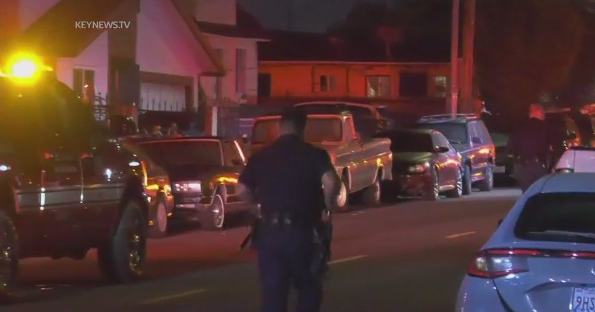 Man killed, 2 others shot in Wilmington | FOX 11 Los Angeles