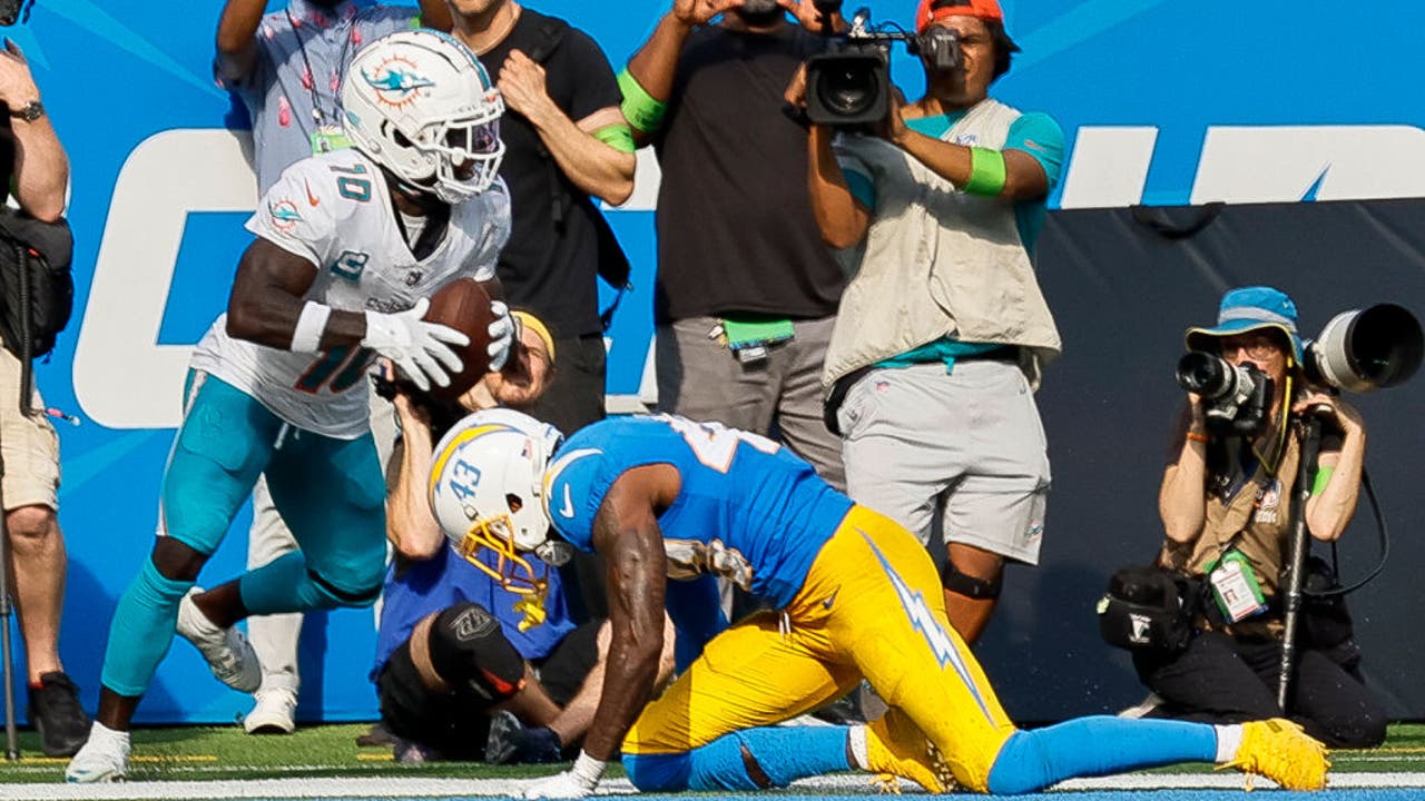 Tyreek Hill's Monster Day Leads Dolphins Over Chargers In Thrilling ...