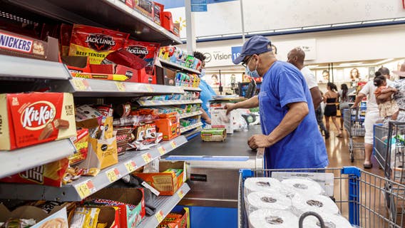 This Southern California city voted to ban junk food at grocery store checkout lanes