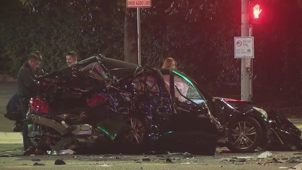 1 dead, 3 hurt in Hollywood Hills crash
