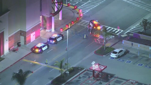 Lakewood Center Mall closes early because of rowdy teens