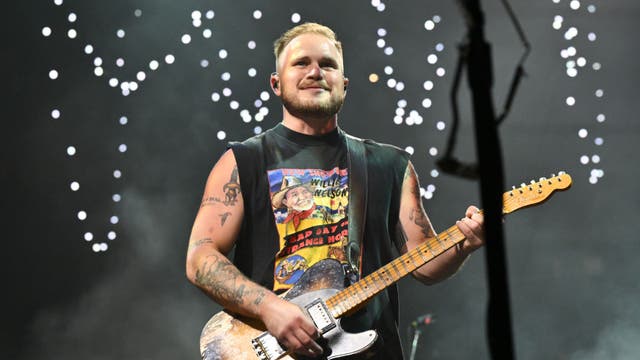 Zach Bryan calls himself an ‘idiot’ when detailing arrest