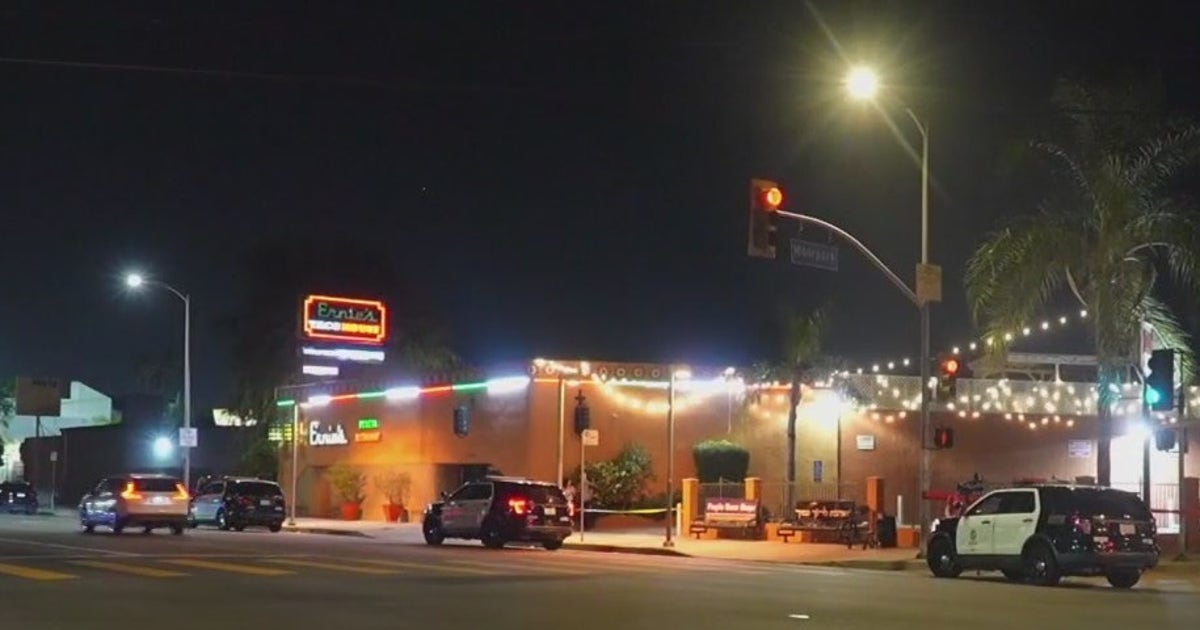 3 killed in deadly shooting outside North Hollywood restaurant | FOX 11 ...