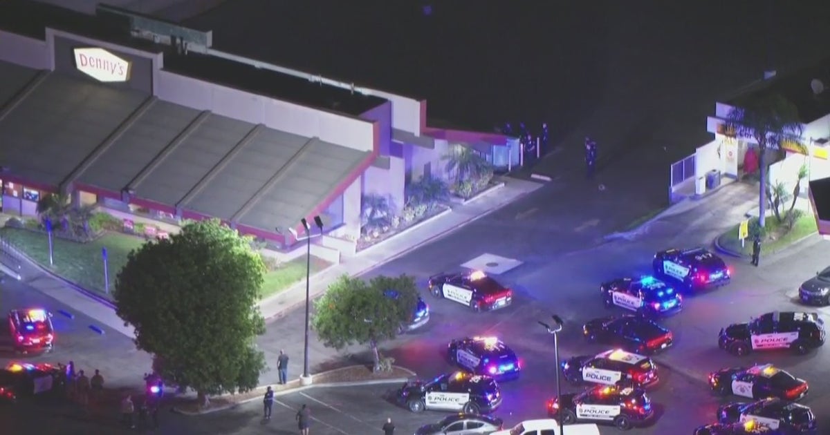Police describe arrest in Corona Denny’s after 3-county chase | FOX 11 Los Angeles