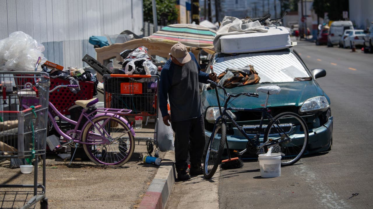 洛杉矶最新的无家可归者计划或将酒店变成聚集地：专家