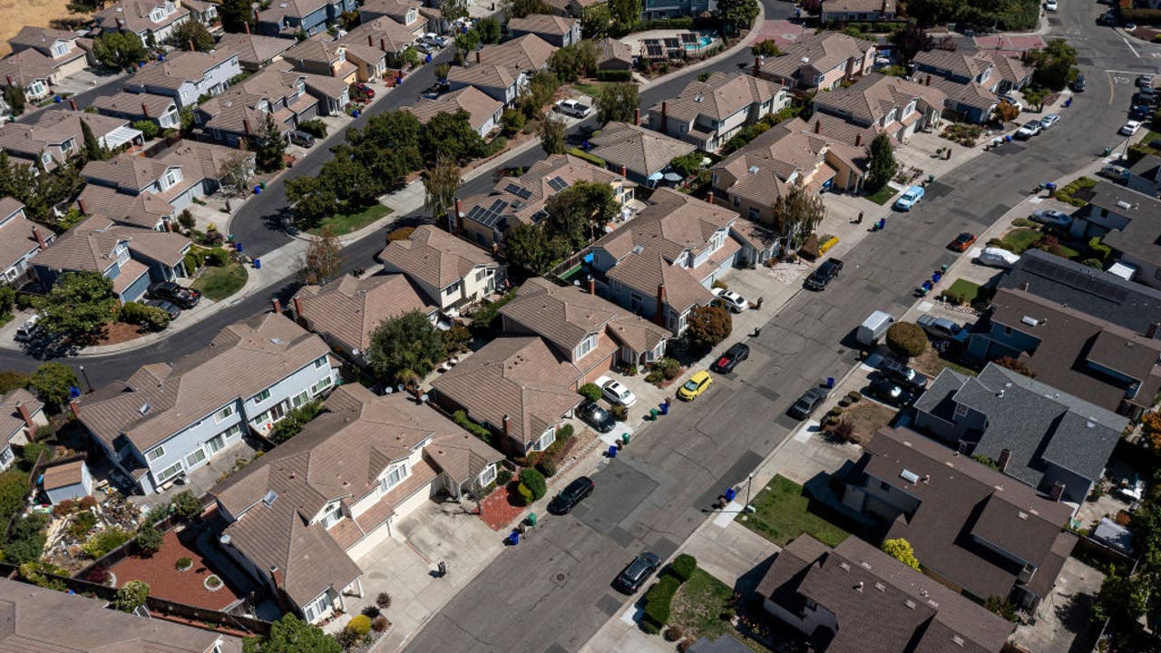 加州购房者必须拥有这么多的收入才能负担得起一所典型的房屋