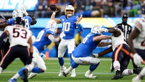 Herbert throws 3 TDs as Chargers beat Bears 30-13