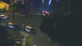 2 shot, 1 killed in South LA, suspect on the run