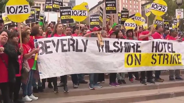Hotel workers hold major march in DTLA as contract talks continue