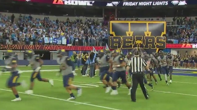 Warren beats Downey in SoFi Stadium's first high school football game