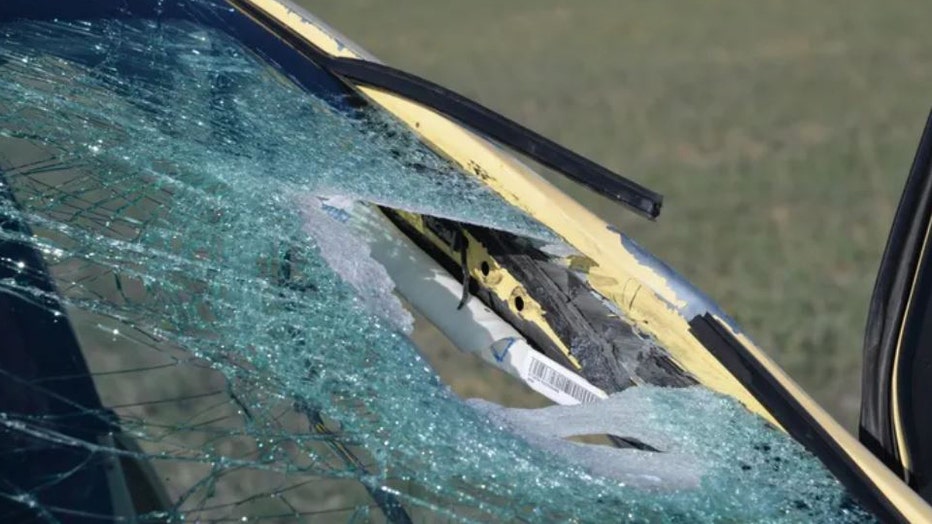 Windshield-damage.jpg