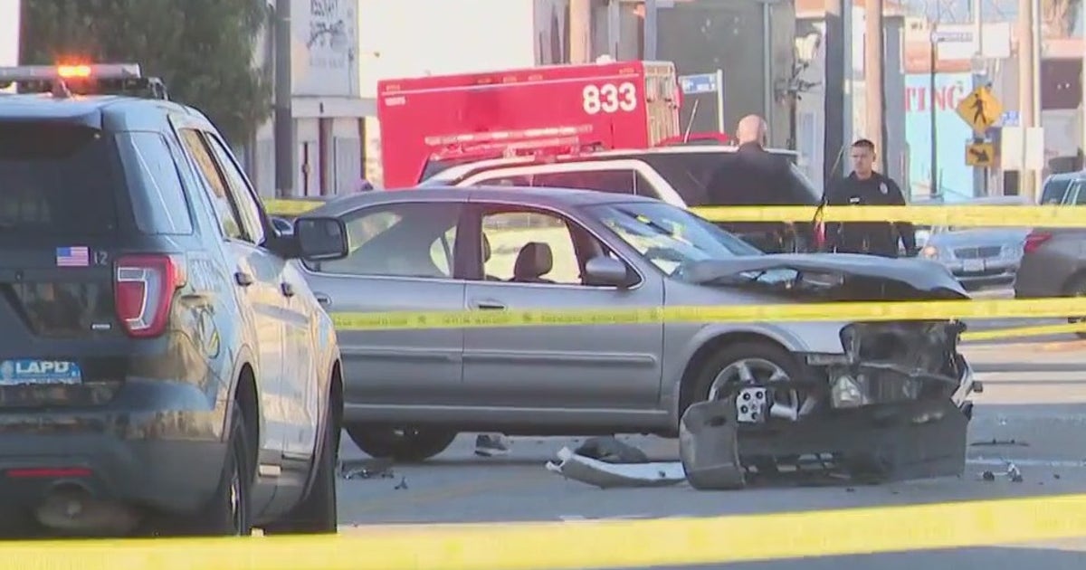 Mother killed, child critically injured in car crash near South LA bus ...