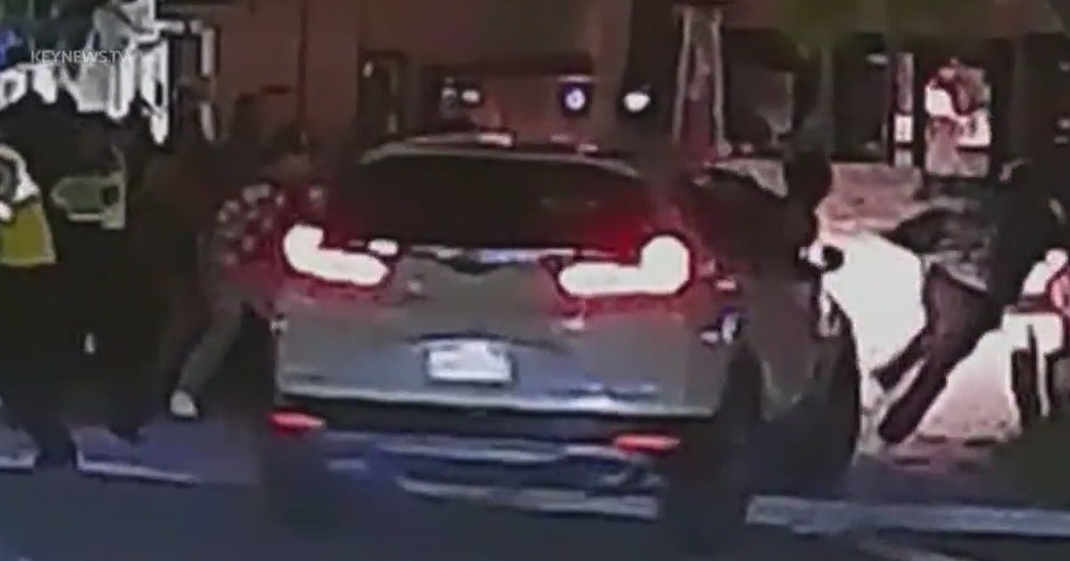 SUV plows into crowd of people outside Santa Clarita bar | FOX 11 Los Angeles