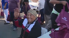 ‘Sweet Alice’ Harris continues Watts tradition of Thanksgiving turkey giveaway