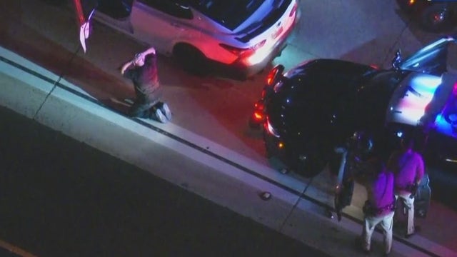 Hour-long police chase ends in traffic jam on 405 Freeway; 2 in custody