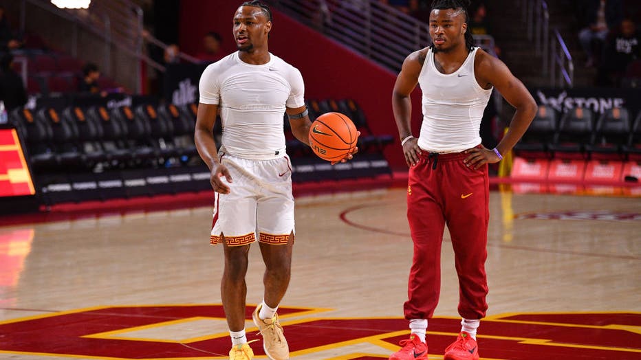 Bronny James Warms Up With USC Teammates For 1st Time Since Health ...