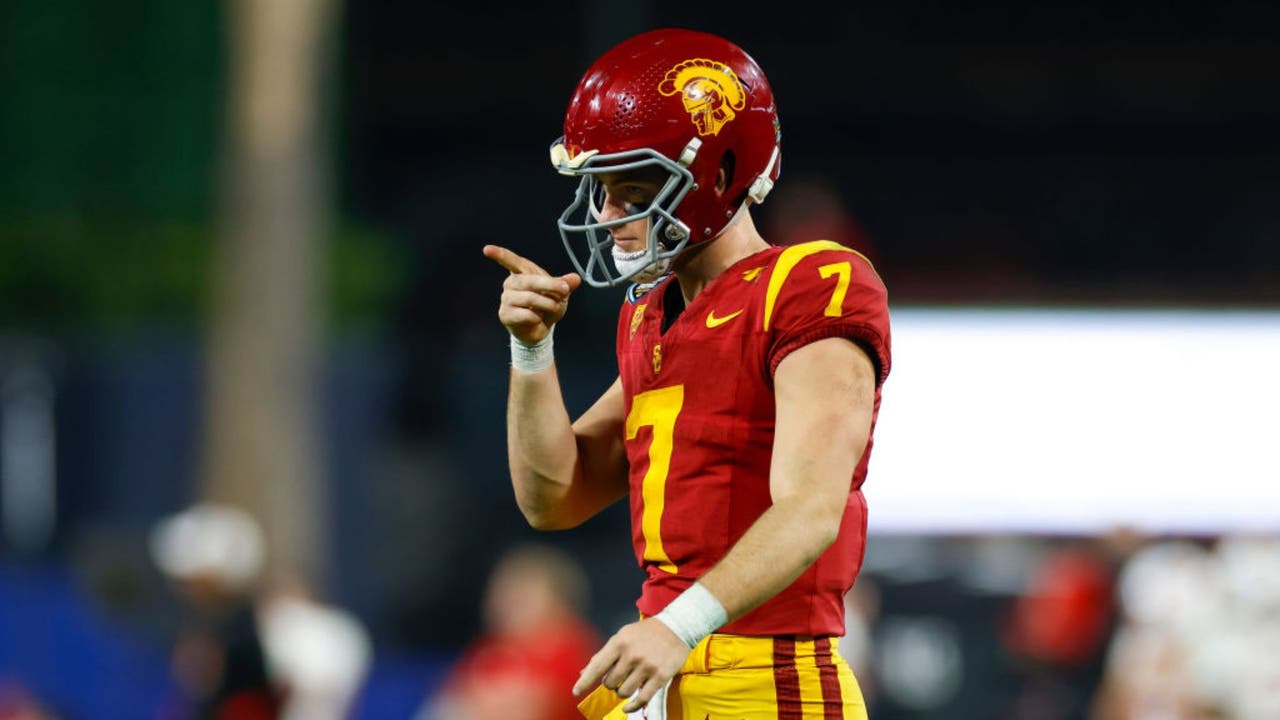 USC’s Moss Throws Holiday Bowl-record 6 TDs, Trojans Beat No. 16 ...