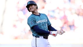 2-time MVP Shohei Ohtani signs with Los Angeles Dodgers