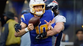 Chargers' QB Justin Herbert to have season-ending surgery on fractured finger