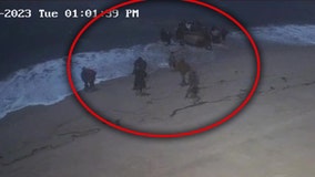 Video shows panga boat filled with suspected illegal immigrants land on Malibu coast