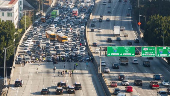 110 Freeway standstill: Protesters calling for cease-fire in Gaza halt traffic in DTLA