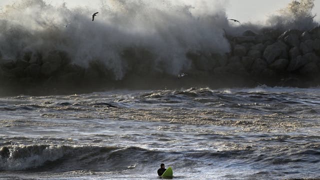 Dangerous surf threatens Ventura County coast