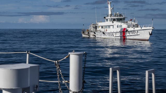 7.6 magnitude earthquake strikes off the southern Philippines and a tsunami warning is issued