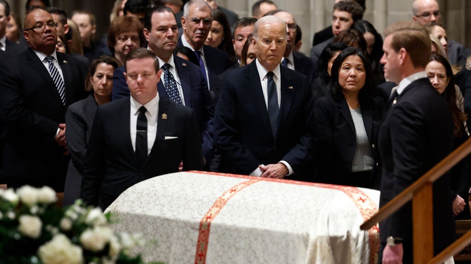 Joe-Biden-at-Sandra-Day-O-Connor-funeral.jpg