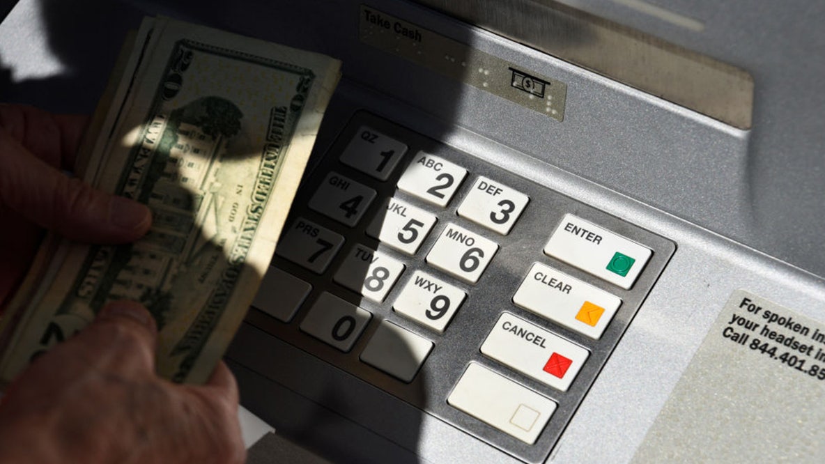 2 charged in $14,000 Thousand Oaks 'bank jugging' theft