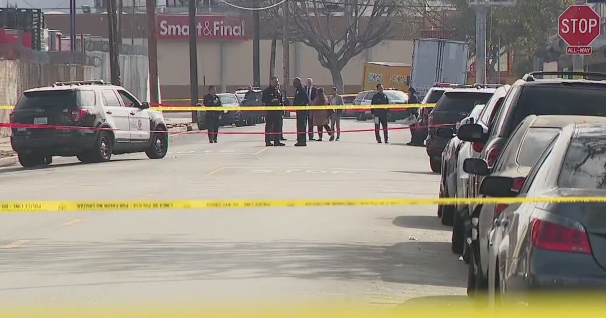 Pursuit suspect shot by officers near DTLA | FOX 11 Los Angeles