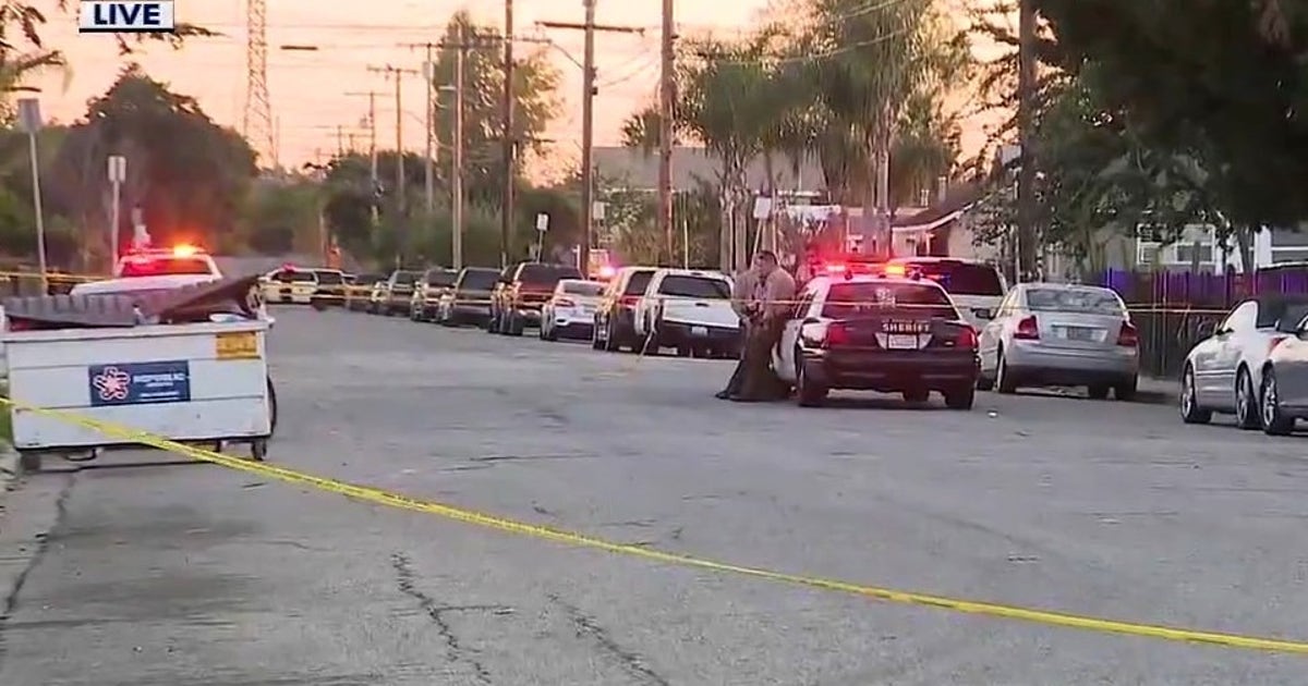 At least 5 shot in Compton, suspect on the run | FOX 11 Los Angeles