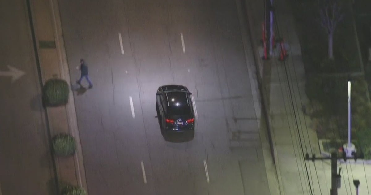 Possible burglary suspect leads half-hour police chase across LA County ...