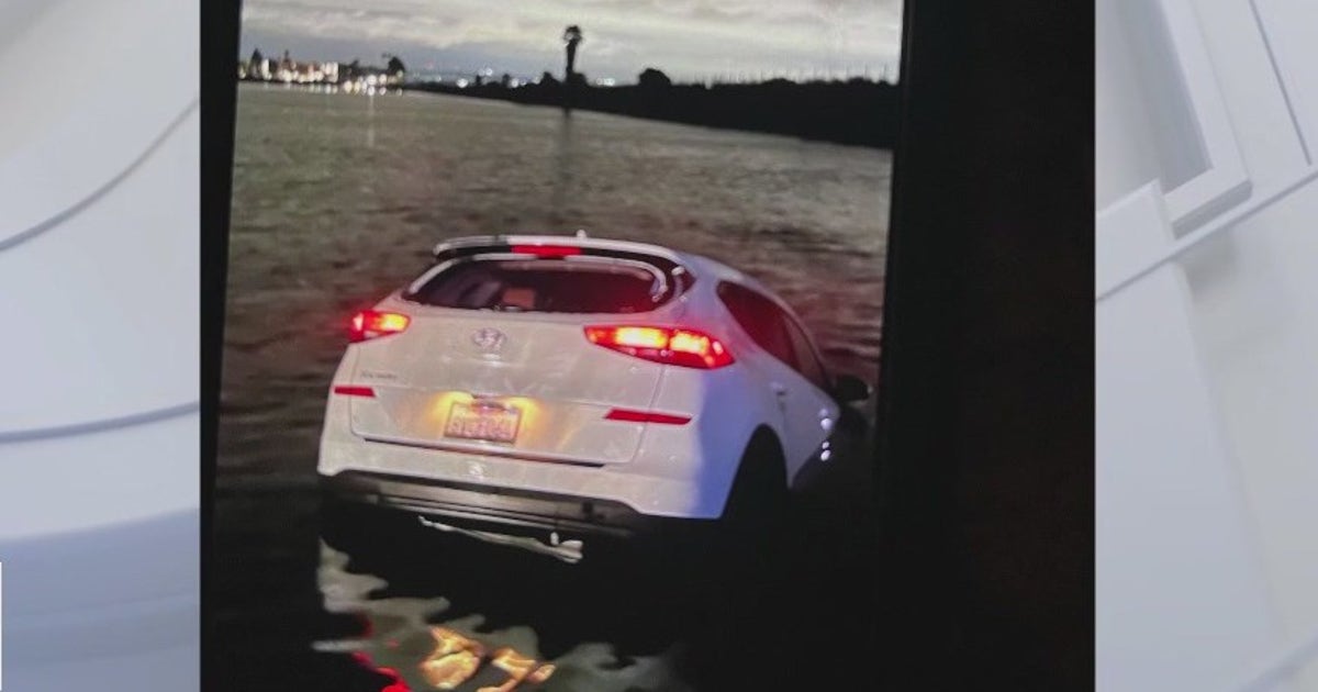 Car plunges into water in Marina del Rey; man rescued | FOX 11 Los Angeles