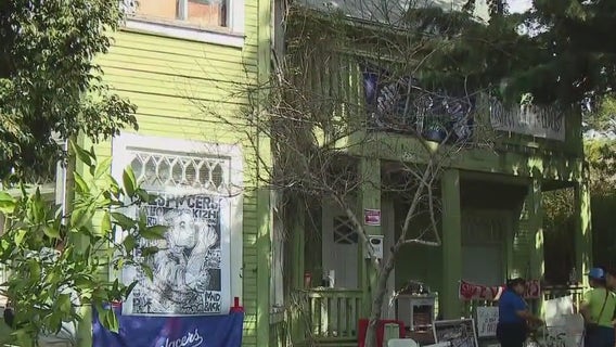 Echo Park sisters fight eviction from childhood home