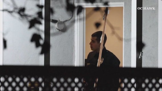 Van Nuys homeowner comes home to 2 burglars, suspects on the run